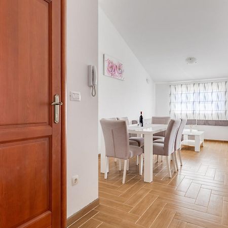 פאקוסטאן Apartmani Pocrnic מראה חיצוני תמונה