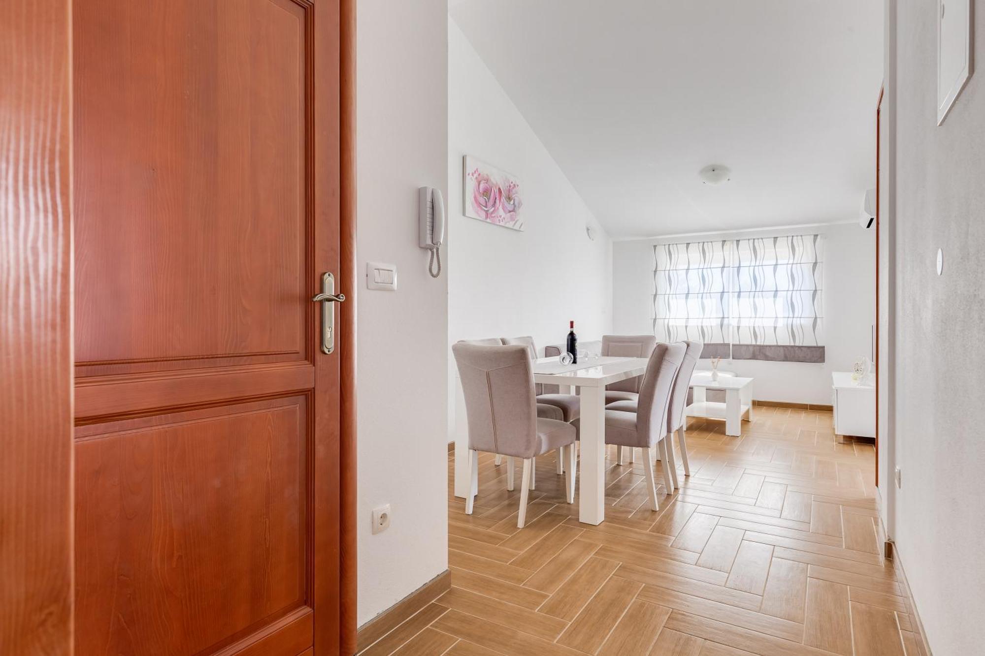 פאקוסטאן Apartmani Pocrnic מראה חיצוני תמונה
