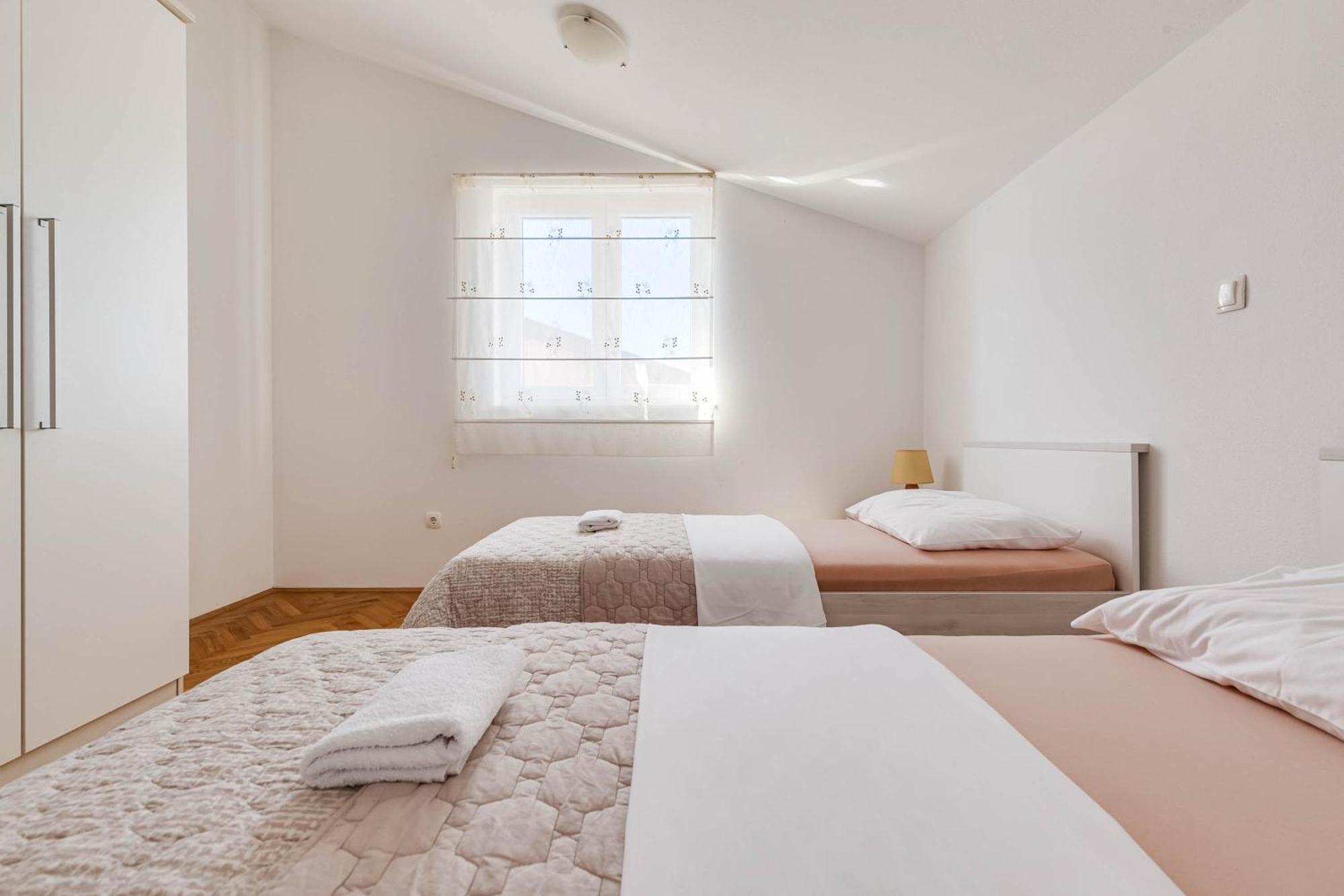 פאקוסטאן Apartmani Pocrnic מראה חיצוני תמונה